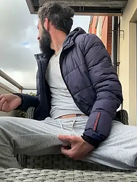 Michel huge online show from 05-12-26, 06:16