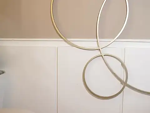 Thiago Valente online show from 10-31-25, 01:45