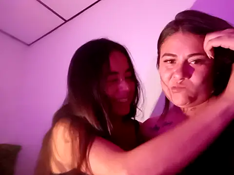 Camiqueen online show from 04-24-26, 12:02