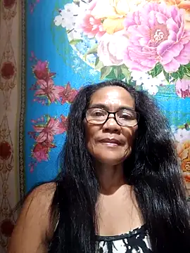 Snapshot of ImYourWoman_55 chatting on 09-25-25, 04:00 ImYourWoman 55 online show from 09-25-25, 04:00