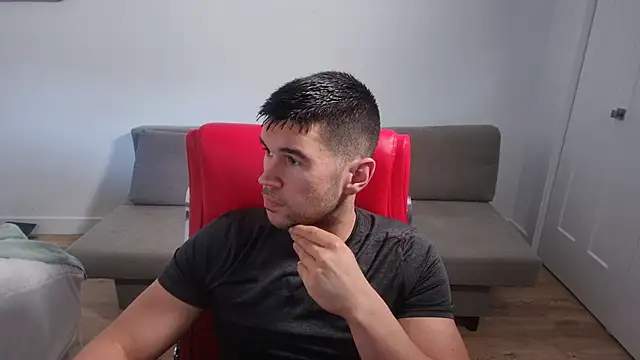 Snapshot of Sand0w chatting on 10-04-25, 06:28 Sand0w online show from 10-04-25, 06:28