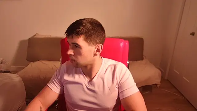 Snapshot of Sand0w chatting on 10-20-25, 09:59 Sand0w online show from 10-20-25, 09:59