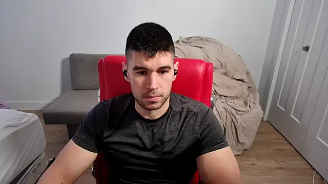 Snapshot of Sand0w chatting on 11-24-25, 07:13 Sand0w online show from 11-24-25, 07:13