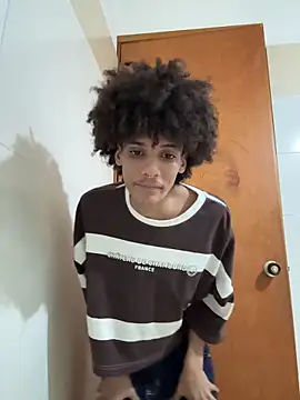 Snapshot of Max_Rain chatting on 01-16-26, 10:52 Max Rain online show from 01-16-26, 10:52