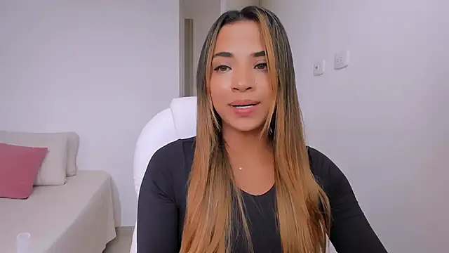 Snapshot of Chloe_Rain chatting on 12-14-25, 09:08 Chloe Rain online show from 12-14-25, 09:08