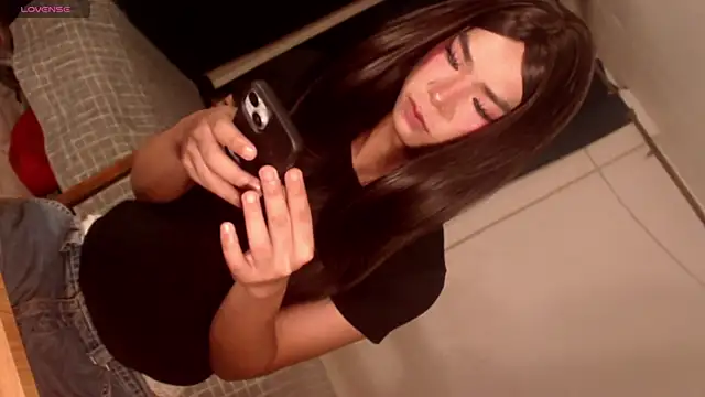Snapshot of Sasha_blade chatting on 04-11-26, 04:17 Sasha blade online show from 04-11-26, 04:17