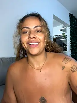 Chloe Leaozinho online show from 11-02-25, 04:48