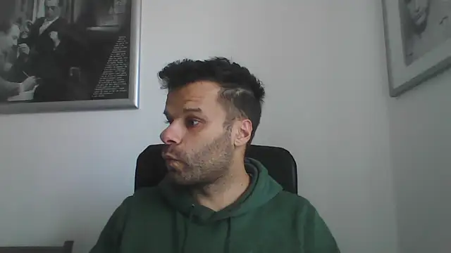 Snapshot of FROCETTO93 chatting on 10-30-25, 01:56 FROCETTO93 online show from 10-30-25, 01:56