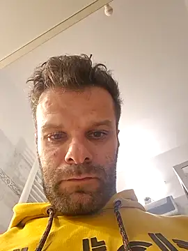 Snapshot of FROCETTO93 chatting on 11-08-25, 06:07 FROCETTO93 online show from 11-08-25, 06:07