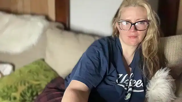 Snapshot of PefectNipz chatting on 12-19-25, 09:49 PefectNipz online show from 12-19-25, 09:49