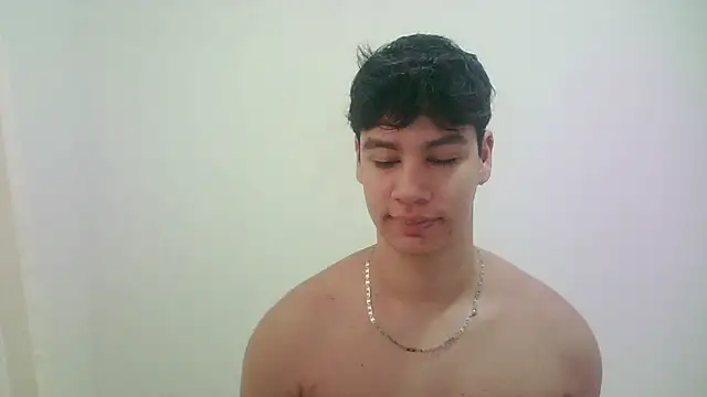 Snapshot of zeus_181 chatting on 06-16-26, 11:35 zeus 181 online show from 06-16-26, 11:35