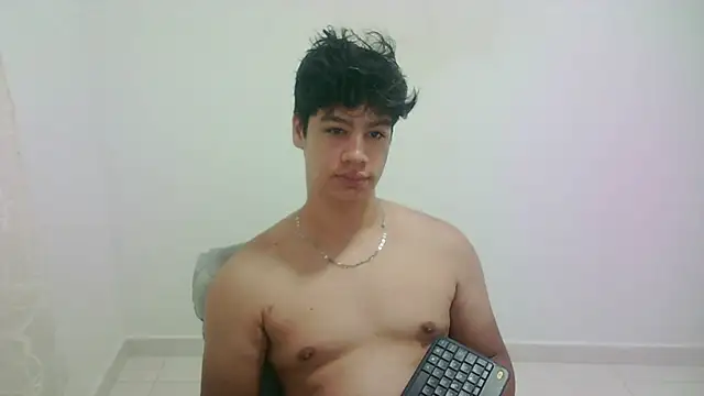 Snapshot of zeus_181 chatting on 07-22-26, 10:29 zeus 181 online show from 07-22-26, 10:29
