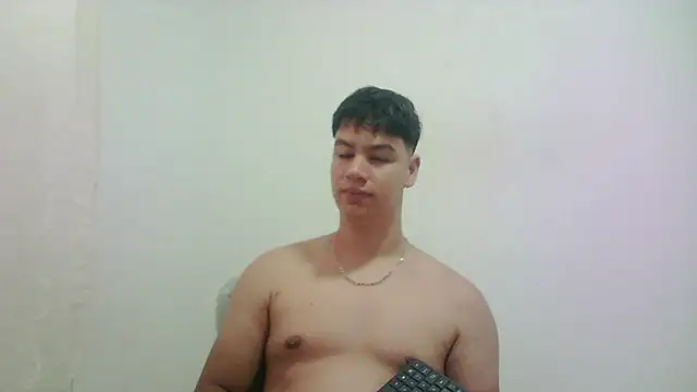 Snapshot of zeus_181 chatting on 07-23-26, 11:52 zeus 181 online show from 07-23-26, 11:52