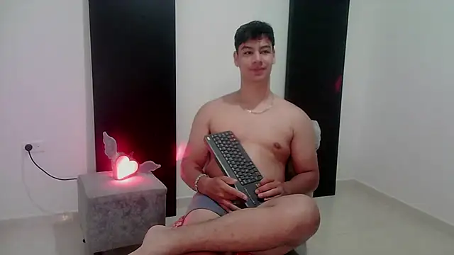 Snapshot of zeus_181 chatting on 08-02-26, 10:35 zeus 181 online show from 08-02-26, 10:35