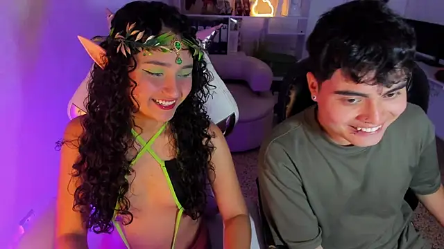 Snapshot of Molly_sweetlove chatting on 12-03-25, 06:28 Molly sweetlove online show from 12-03-25, 06:28