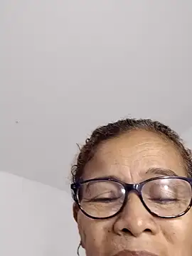 Snapshot of Merybeks chatting on 09-15-25, 10:59 Merybeks online show from 09-15-25, 10:59