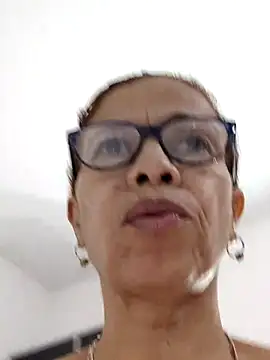Snapshot of Merybeks chatting on 09-22-25, 10:39 Merybeks online show from 09-22-25, 10:39