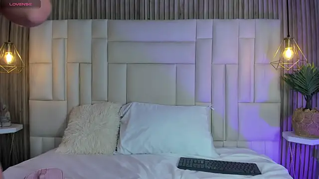 LovelyEyesx online show from 04-15-26, 05:09