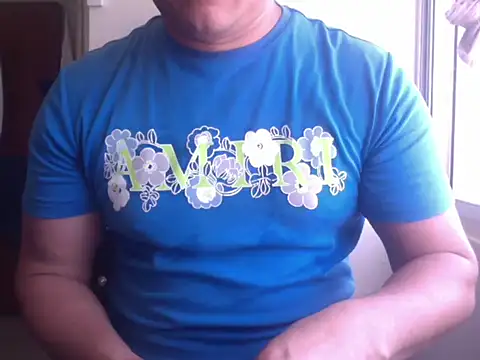 Snapshot of zeusmasterhorny chatting on 09-19-25, 03:34 zeusmasterhorny online show from 09-19-25, 03:34