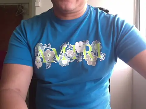 Snapshot of zeusmasterhorny chatting on 10-08-25, 05:32 zeusmasterhorny online show from 10-08-25, 05:32