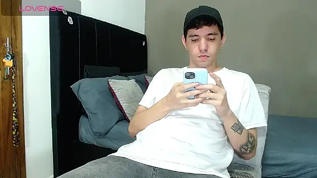 Matteo12  online show from 02-02-26, 02:43