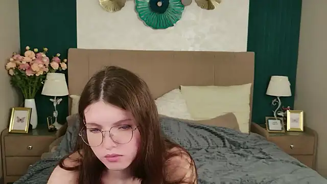 Snapshot of Gaby_Essen chatting on 11-24-25, 08:30 Gaby Essen online show from 11-24-25, 08:30