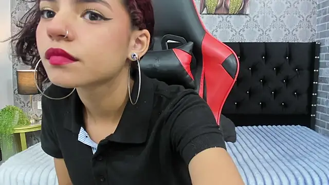 Snapshot of Kittypetite11 chatting on 09-12-25, 02:00 Kittypetite11 online show from 09-12-25, 02:00