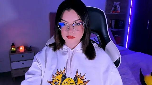 OphelianaRose33 online show from 10-28-25, 10:56