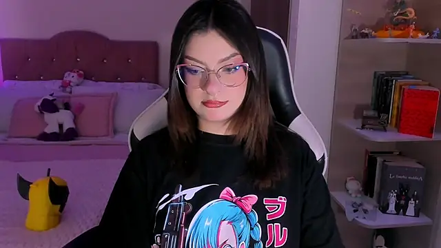 Snapshot of OphelianaRose33 chatting on 01-12-26, 08:14 OphelianaRose33 online show from 01-12-26, 08:14