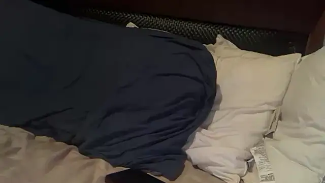 Snapshot of Braiden044t chatting on 09-21-25, 11:45 Braiden044t online show from 09-21-25, 11:45