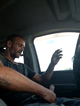 Snapshot of Hungwell1515 chatting on 10-22-25, 02:39 Hungwell1515 online show from 10-22-25, 02:39