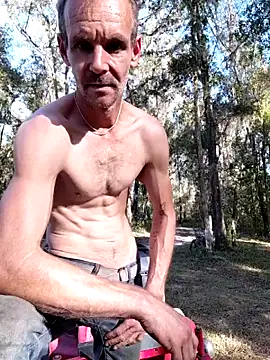 Snapshot of Hungwell1515 chatting on 11-05-25, 08:31 Hungwell1515 online show from 11-05-25, 08:31