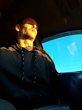 Snapshot of Hungwell1515 chatting on 11-19-25, 12:16 Hungwell1515 online show from 11-19-25, 12:16