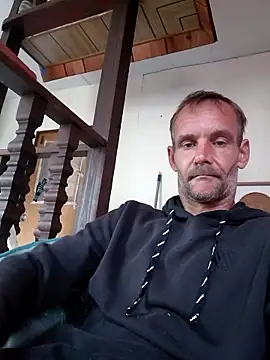 Snapshot of Hungwell1515 chatting on 01-13-26, 03:06 Hungwell1515 online show from 01-13-26, 03:06