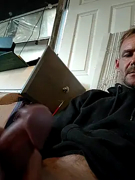 Snapshot of Hungwell1515 chatting on 02-15-26, 12:58 Hungwell1515 online show from 02-15-26, 12:58