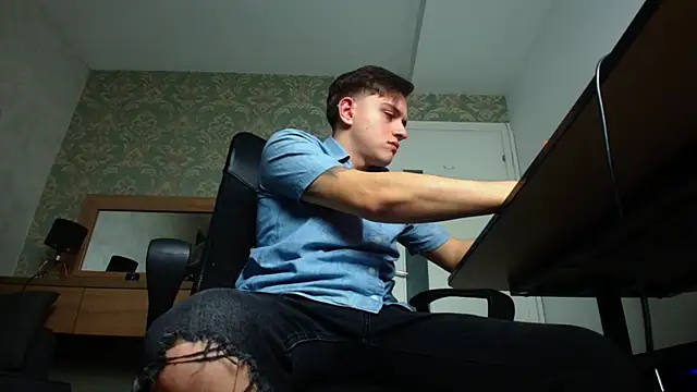 FelixStarkk online show from 10-17-25, 04:04