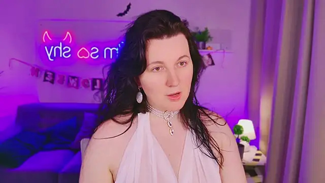 love me  tonight  online show from 10-28-25, 10:23