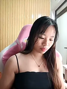 Snapshot of Na_na90 chatting on 10-25-25, 12:29 Na na90 online show from 10-25-25, 12:29