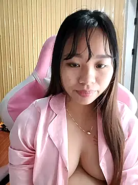 Snapshot of Na_na90 chatting on 11-02-25, 12:35 Na na90 online show from 11-02-25, 12:35