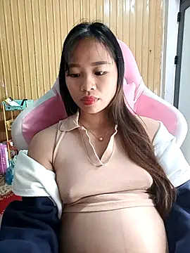 Snapshot of Na_na90 chatting on 12-14-25, 01:00 Na na90 online show from 12-14-25, 01:00