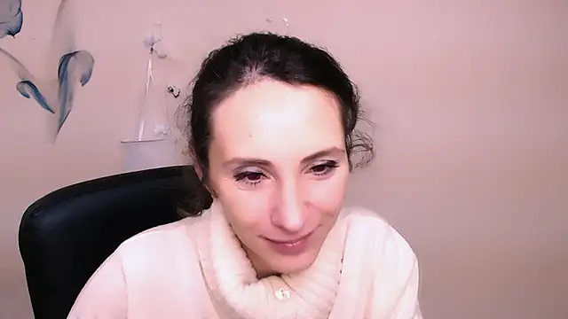 Snapshot of AlissaJersi chatting on 10-28-25, 08:40 AlissaJersi online show from 10-28-25, 08:40