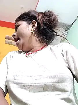 Hot mirchjii online show from 10-28-25, 03:21