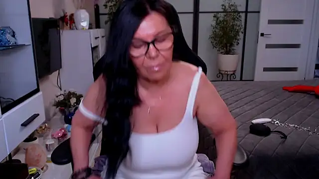 Anna Blare online show from 04-11-26, 08:29