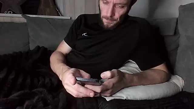 Snapshot of MasterJakeJohns chatting on 12-03-25, 11:36 MasterJakeJohns online show from 12-03-25, 11:36