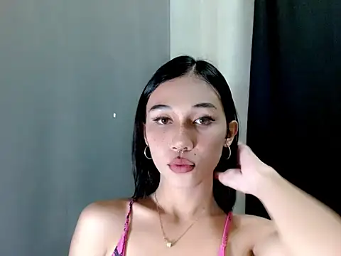 Urfucking khloe1 online show from 12-04-25, 11:02