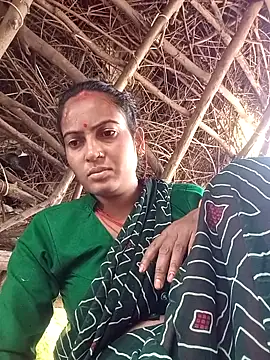 Snapshot of Hot_chinkiji chatting on 09-19-25, 09:00 Hot chinkiji online show from 09-19-25, 09:00