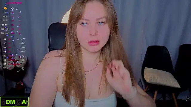 Snapshot of MikaBloom chatting on 11-16-25, 02:06 MikaBloom online show from 11-16-25, 02:06