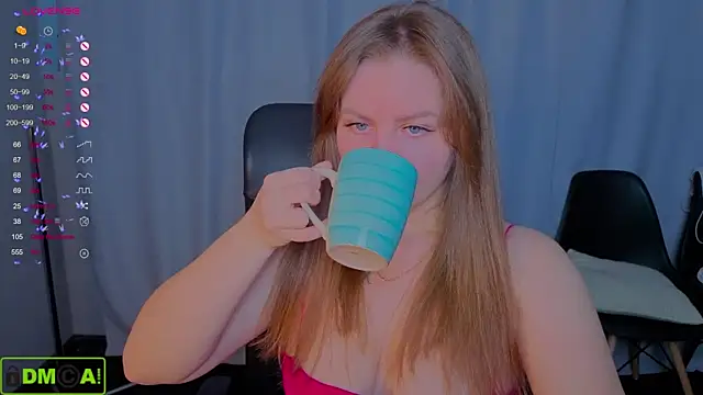 Snapshot of MikaBloom chatting on 11-19-25, 02:11 MikaBloom online show from 11-19-25, 02:11