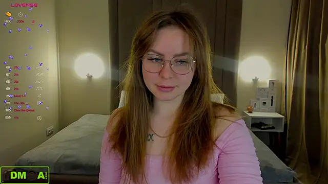 Snapshot of MikaBloom chatting on 11-30-25, 02:04 MikaBloom online show from 11-30-25, 02:04