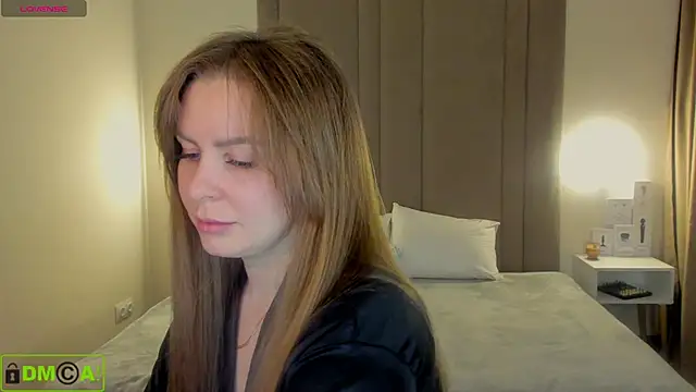 Snapshot of MikaBloom chatting on 12-03-25, 01:57 MikaBloom online show from 12-03-25, 01:57